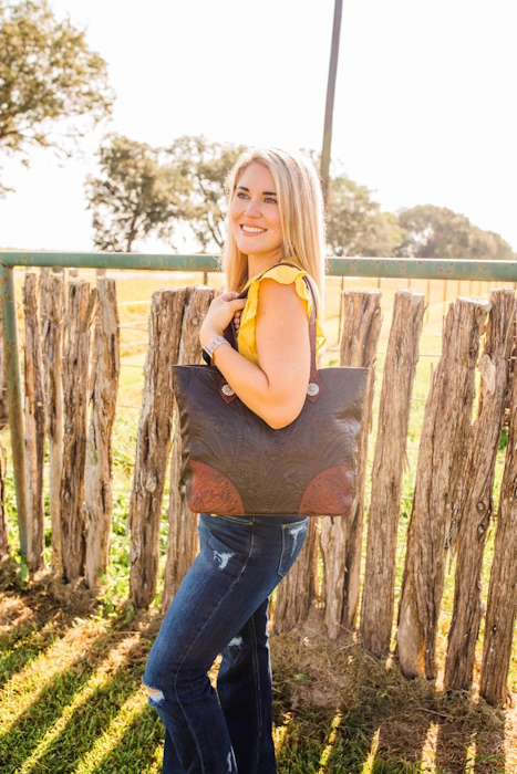 (image for) Annie's Secret Large Zip-Top Tote w/ Conceal Carry Pocket