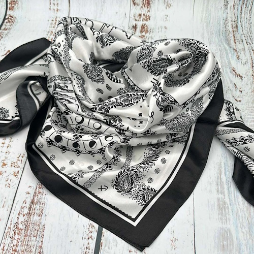 (image for) Black & White Patchwork Wild Rag