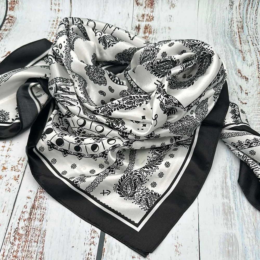 (image for) Black & White Patchwork Wild Rag