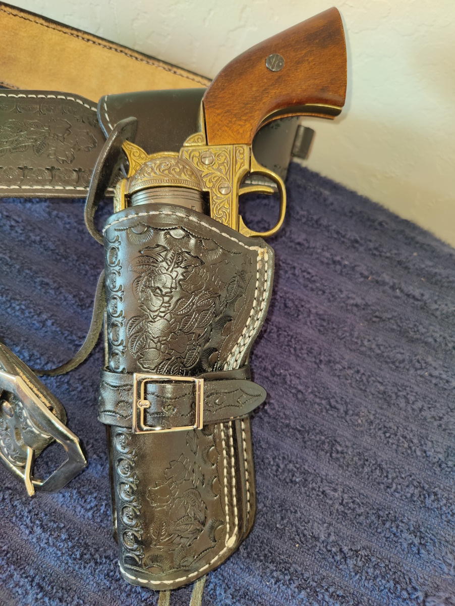 (image for) Black Rose Western Hollywood Quick Draw Gun Belt & Holster