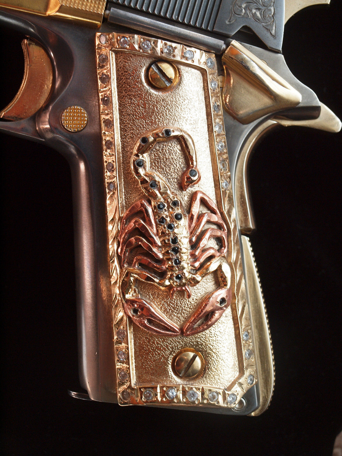 (image for) Scorpion with Zircons & Onyx Semi Auto Handgun Grips