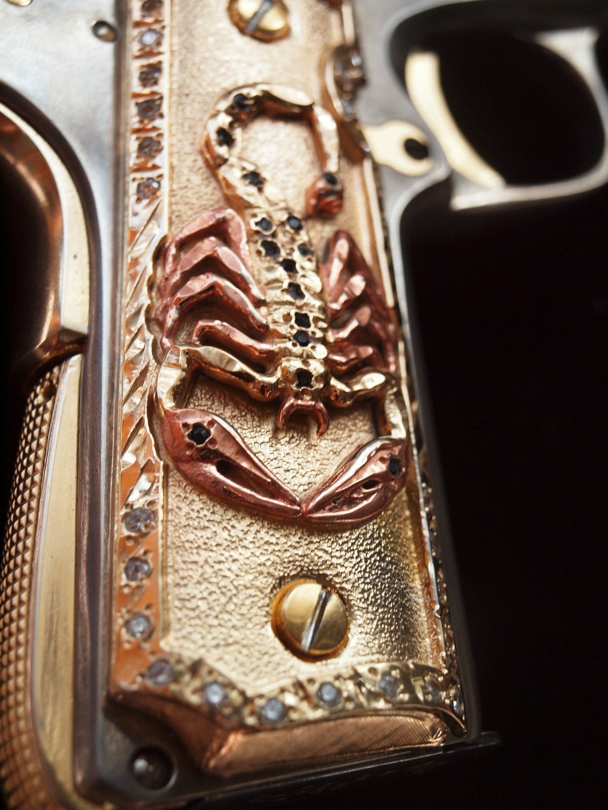 (image for) Scorpion with Zircons & Onyx Semi Auto Handgun Grips