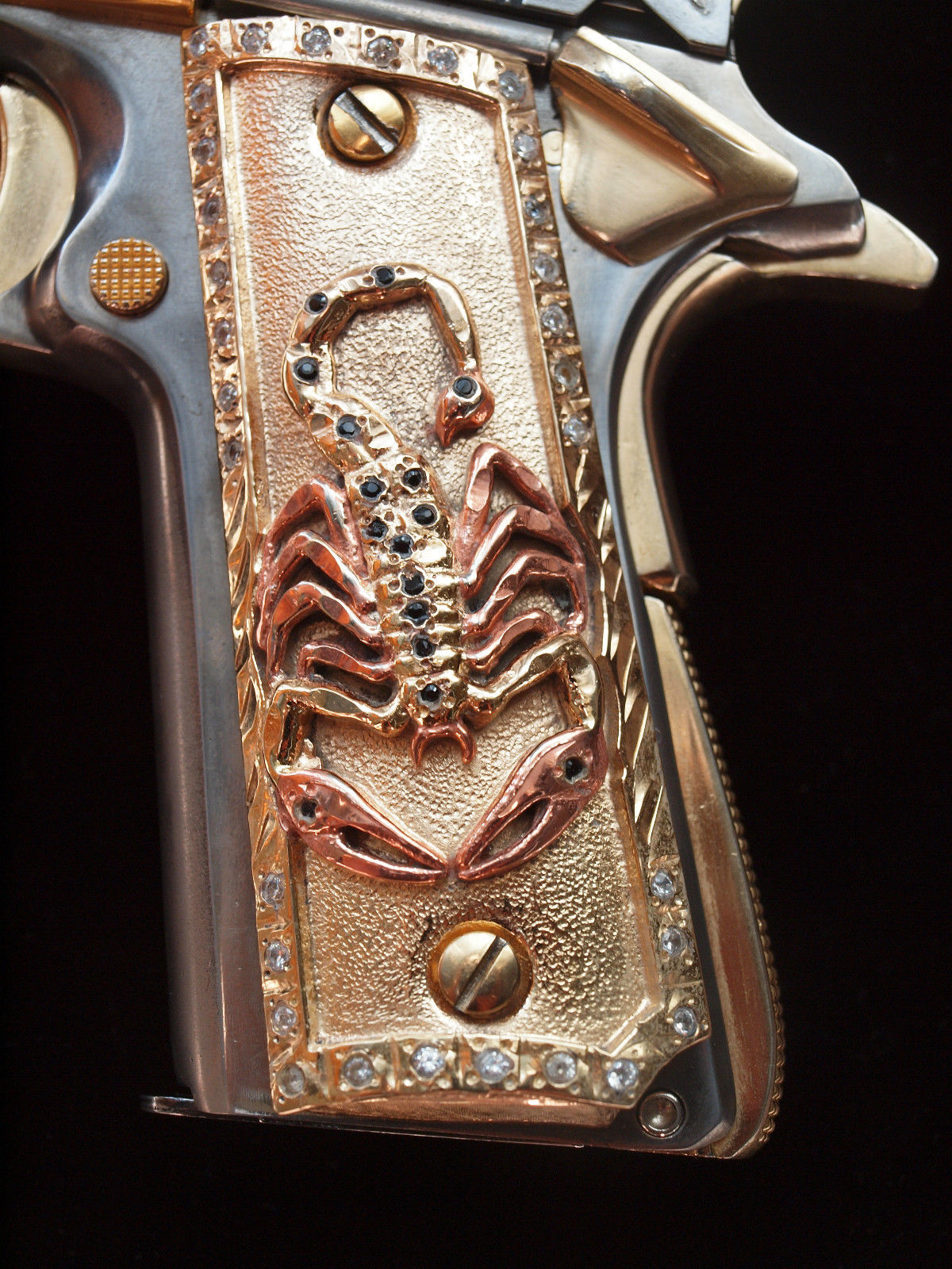 (image for) Scorpion with Zircons & Onyx Semi Auto Handgun Grips