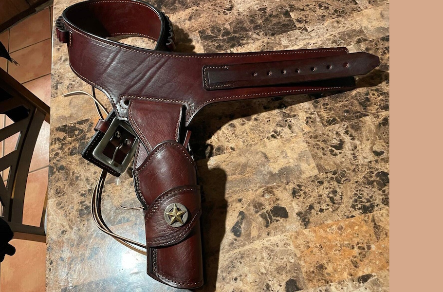 (image for) Western Gun Belt with Single Loop Holster & Star Conchos