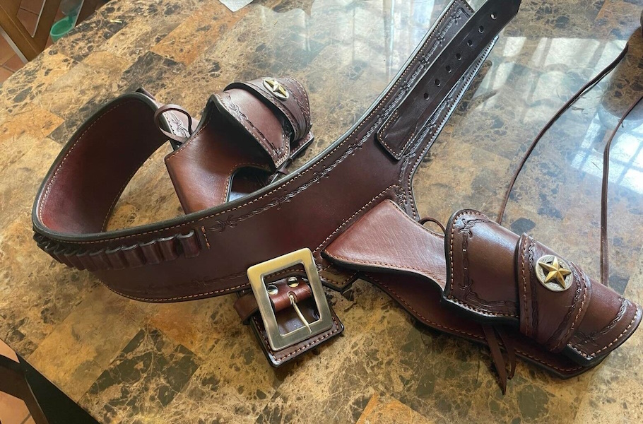 (image for) Western Gun Belt with Single Loop Holster & Star Conchos