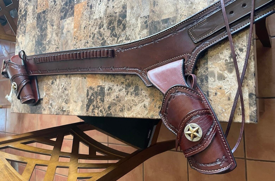 (image for) Western Gun Belt with Single Loop Holster & Star Conchos