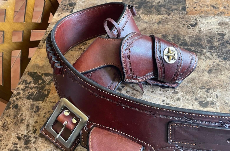 (image for) Western Gun Belt with Single Loop Holster & Star Conchos